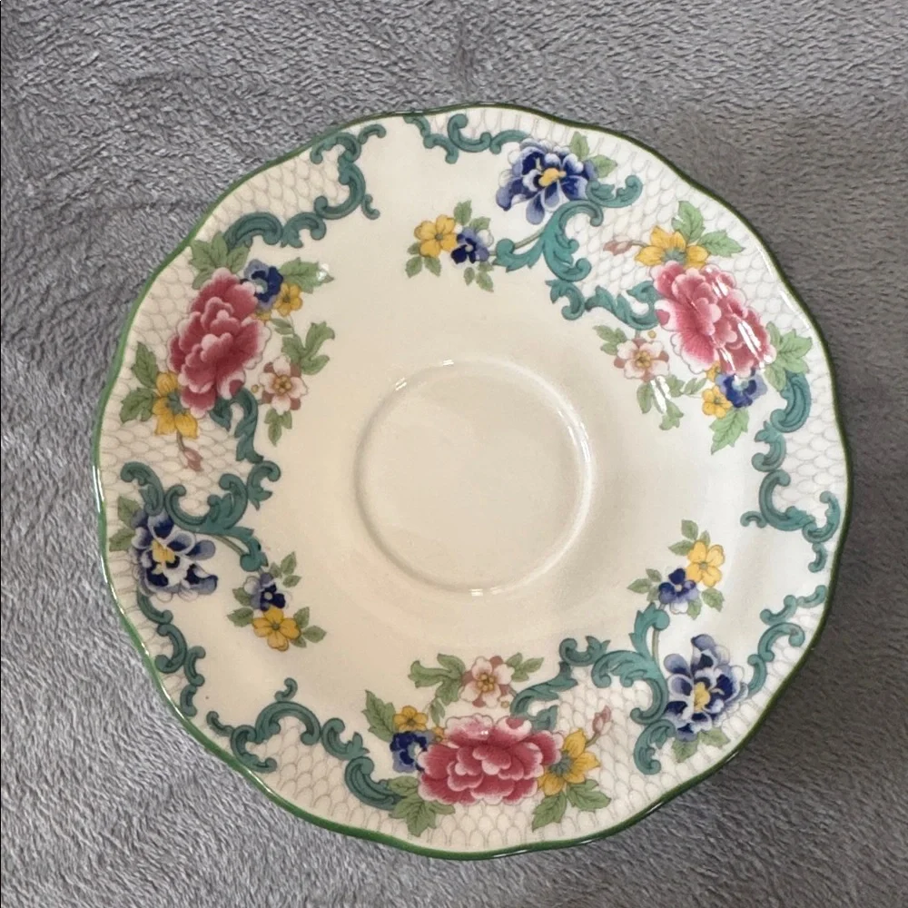 Royal Doulton Floradora Green 1981 Tea Cup Saucer Set of 5 Fine China‎ Vintage